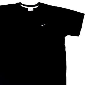 Vintage Black mini Nike swoosh tee!  💥
